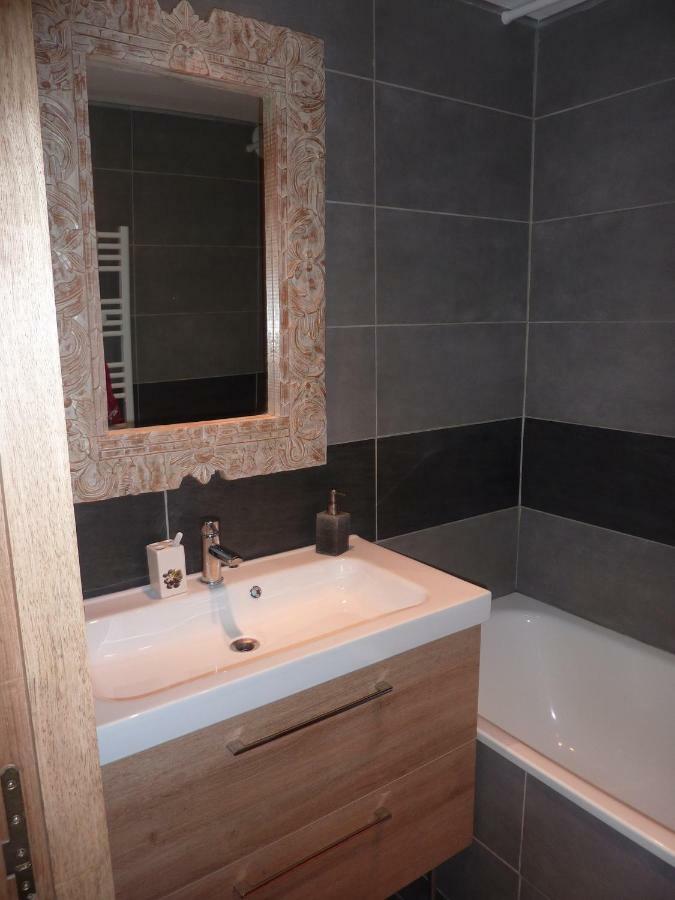 Prariond 5 Apartment ทีนเญอ ภายนอก รูปภาพ